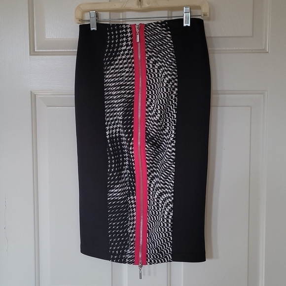 Bisou Bisou Dresses & Skirts - Bisou Bisou zipper pencil skirt